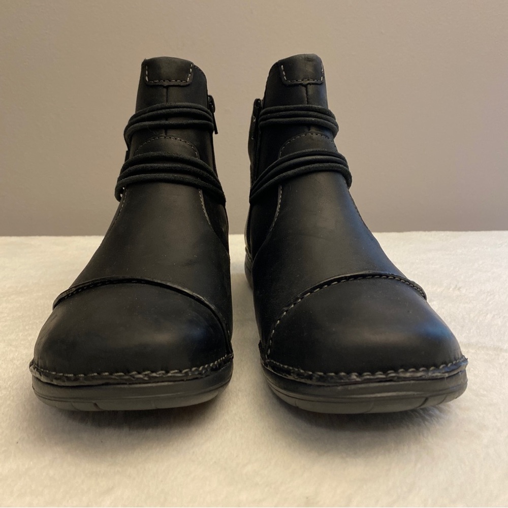 Women’s Clarks Unstructured Un Loop Up Black Leat… - image 2